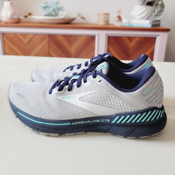 Brooks Adrenaline GTS in Grey / Peacoat / Aruba - Picture 12 of 16